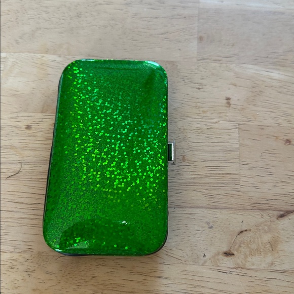 Grooming Kit - Picture 3 of 4